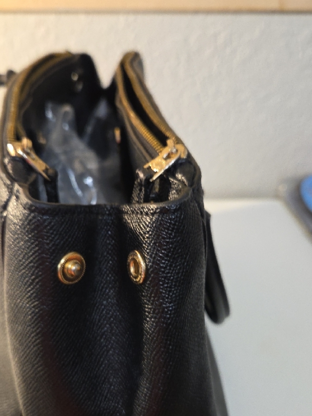 Coach Black Leather Top-Handle Satchel Gold Hardware Almost New Authentic - Picture 4 of 8